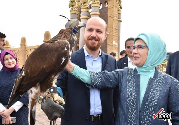 عکس/ سرگرمی همسر اردوغان در حاشیه اجلاس سران کشورهای اسلامی